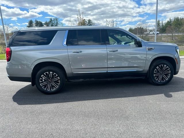 Used 2025 GMC Yukon XL Elevation AWD/4WD image 6
