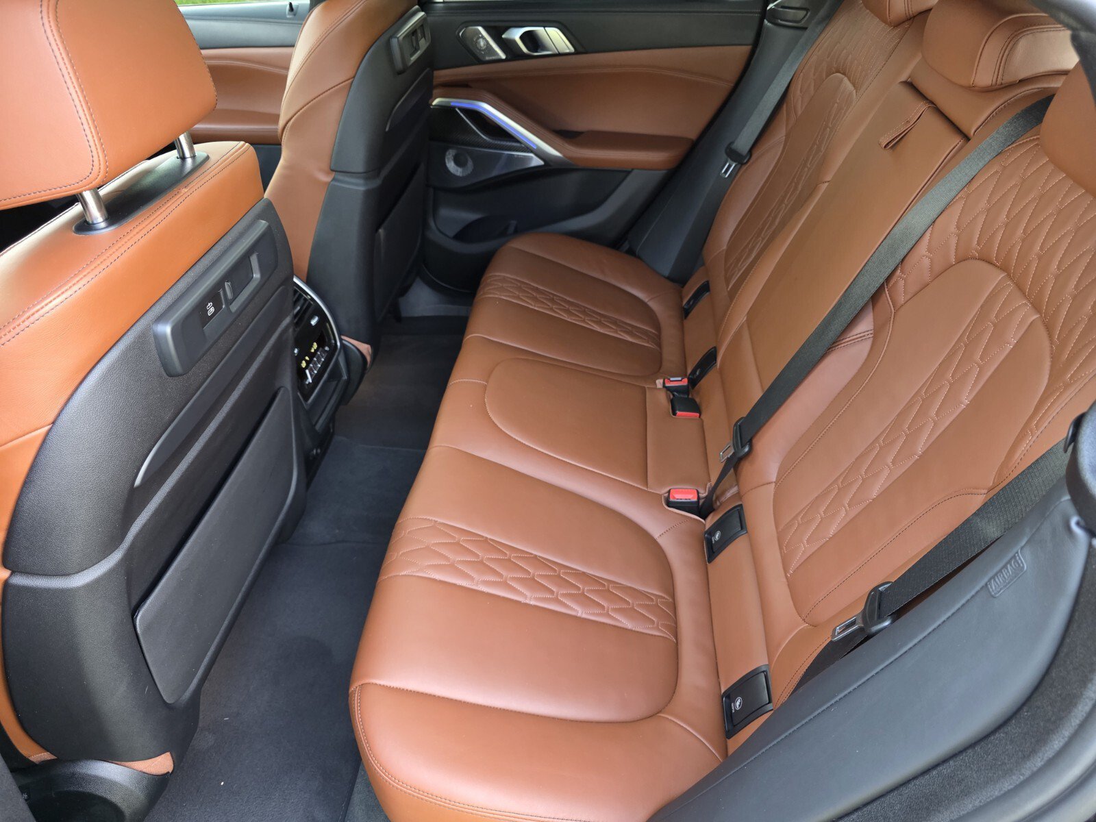 Used 2023 BMW X6 M50i w/ Executive Package AWD/4WD image 15