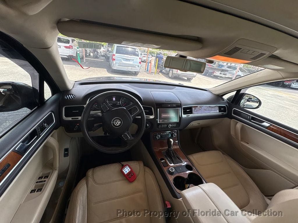 Used 2012 Volkswagen Touareg VR6 AWD/4WD image 11