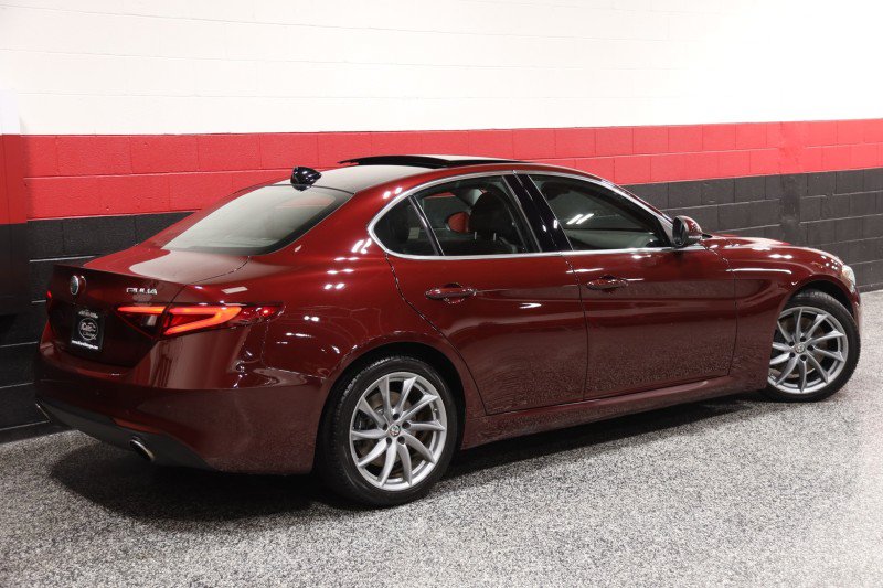 Used 2017 Alfa Romeo Giulia w/ Cold Weather Package RWD image 8