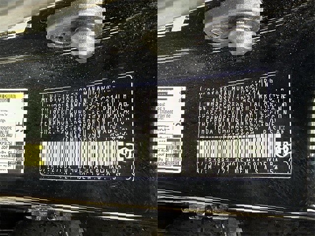 Used 2025 Toyota Corolla LE image 32