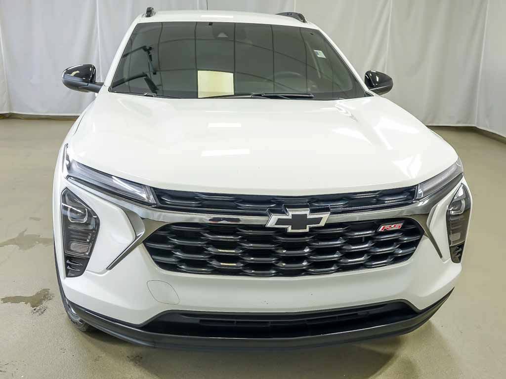 Used 2025 Chevrolet Trax RS w/ Driver Confidence Package FWD image 5
