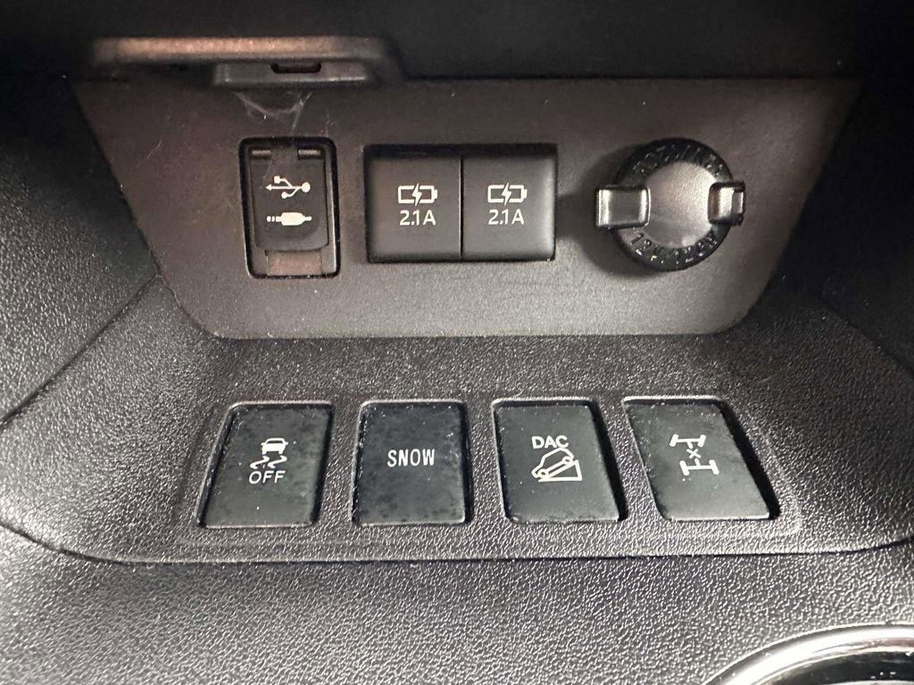 Used 2018 Toyota Highlander SE AWD/4WD image 26