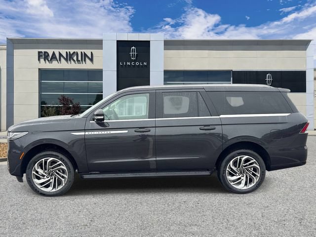 New 2026 Lincoln Navigator L Premier AWD/4WD image 4