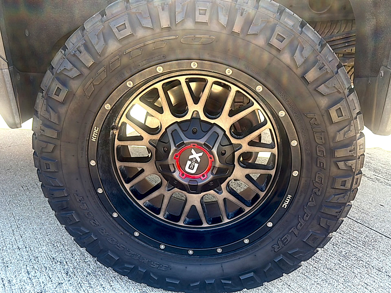 Used 2021 GMC Sierra 2500 AT4 w/ AT4 Premium Plus Package AWD/4WD image 6