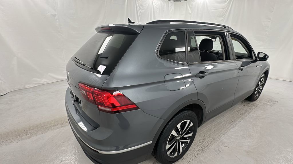 Used 2024 Volkswagen Tiguan S image 3