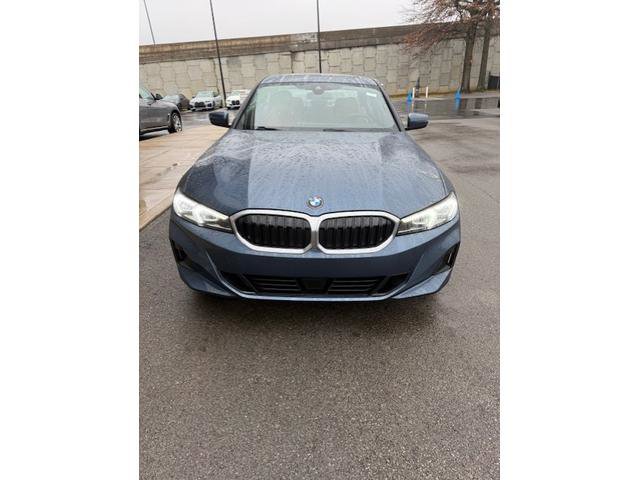 Used 2025 BMW 330i xDrive 330i xDrive Sedan w/ Premium Package image 4