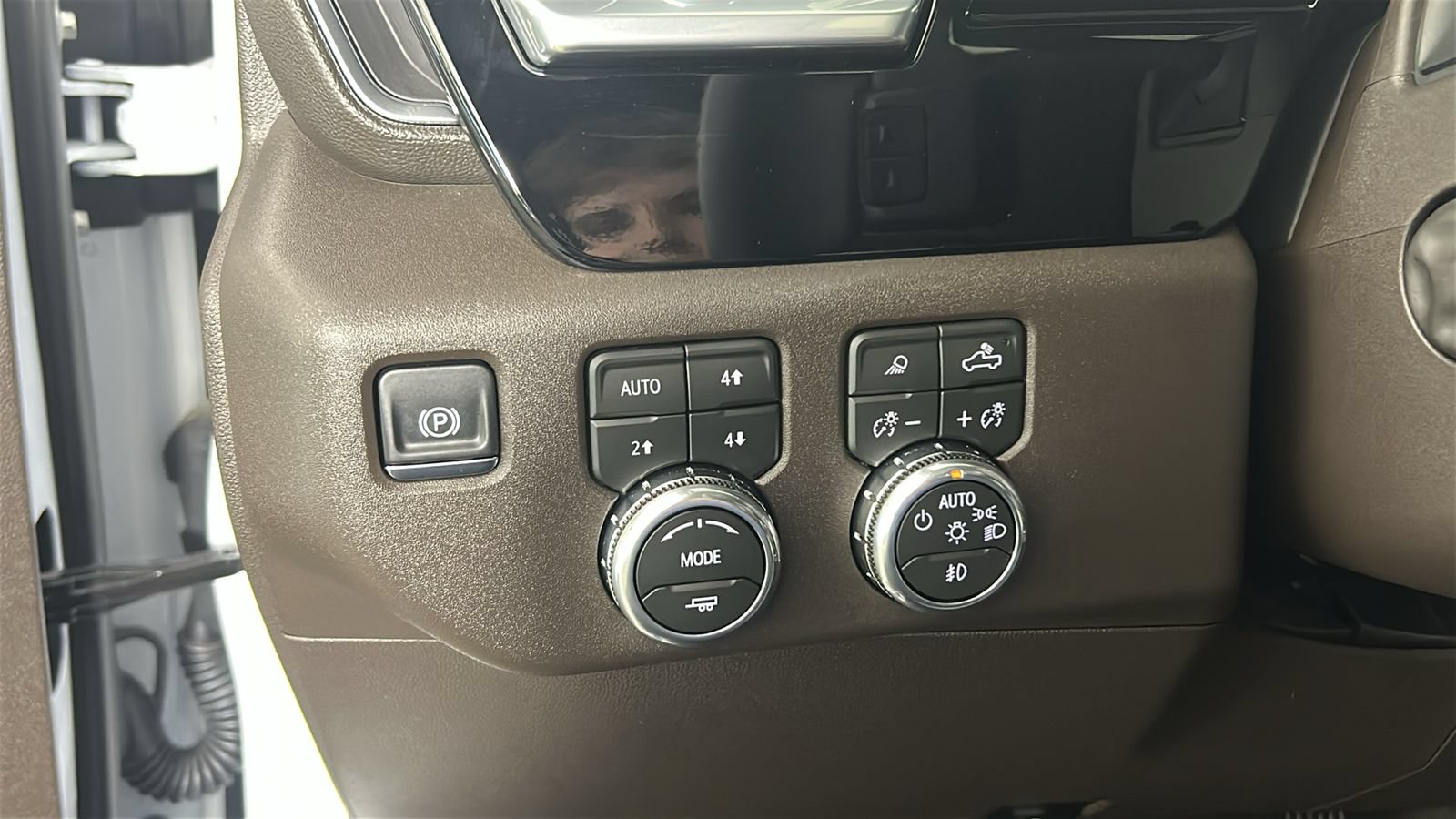 Used 2026 GMC Sierra 1500 SLT w/ SLT Premium Plus Package AWD/4WD image 23