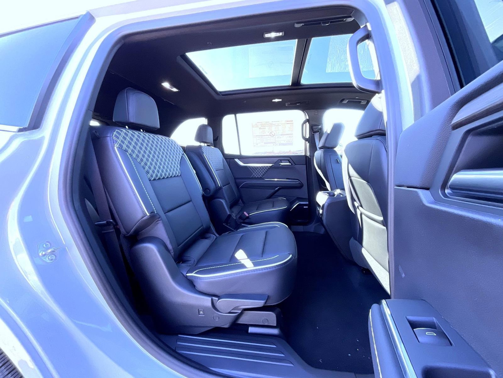 New 2026 GMC Acadia Denali w/ Super Cruise Package image 18