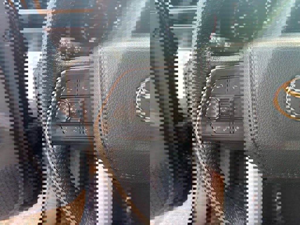 Used 2024 Toyota Tacoma TRD Off-Road image 20