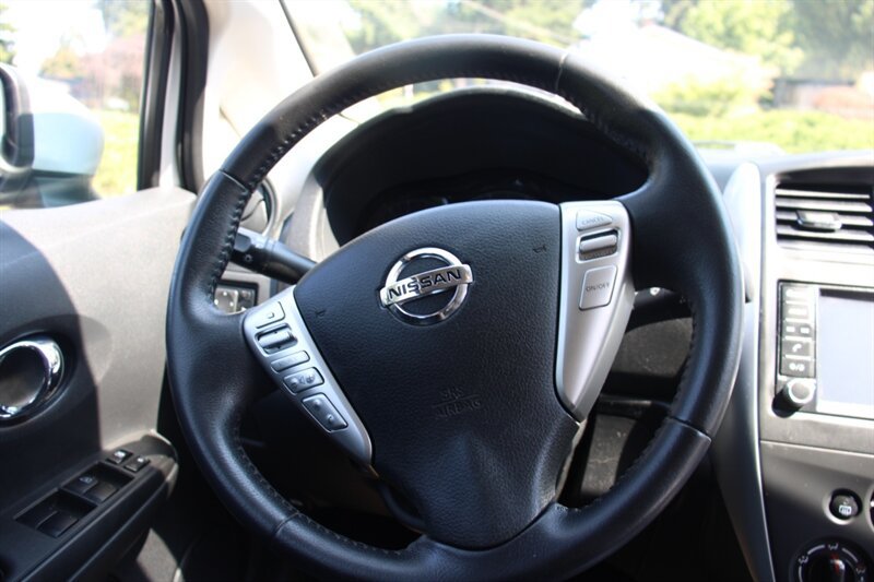 Used 2019 Nissan Versa Note SV FWD image 17