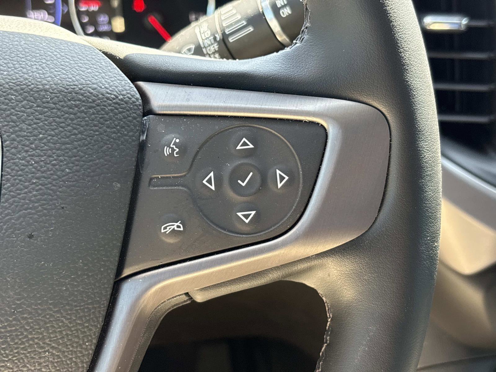Used 2023 GMC Acadia AT4 w/ Technology Package image 19