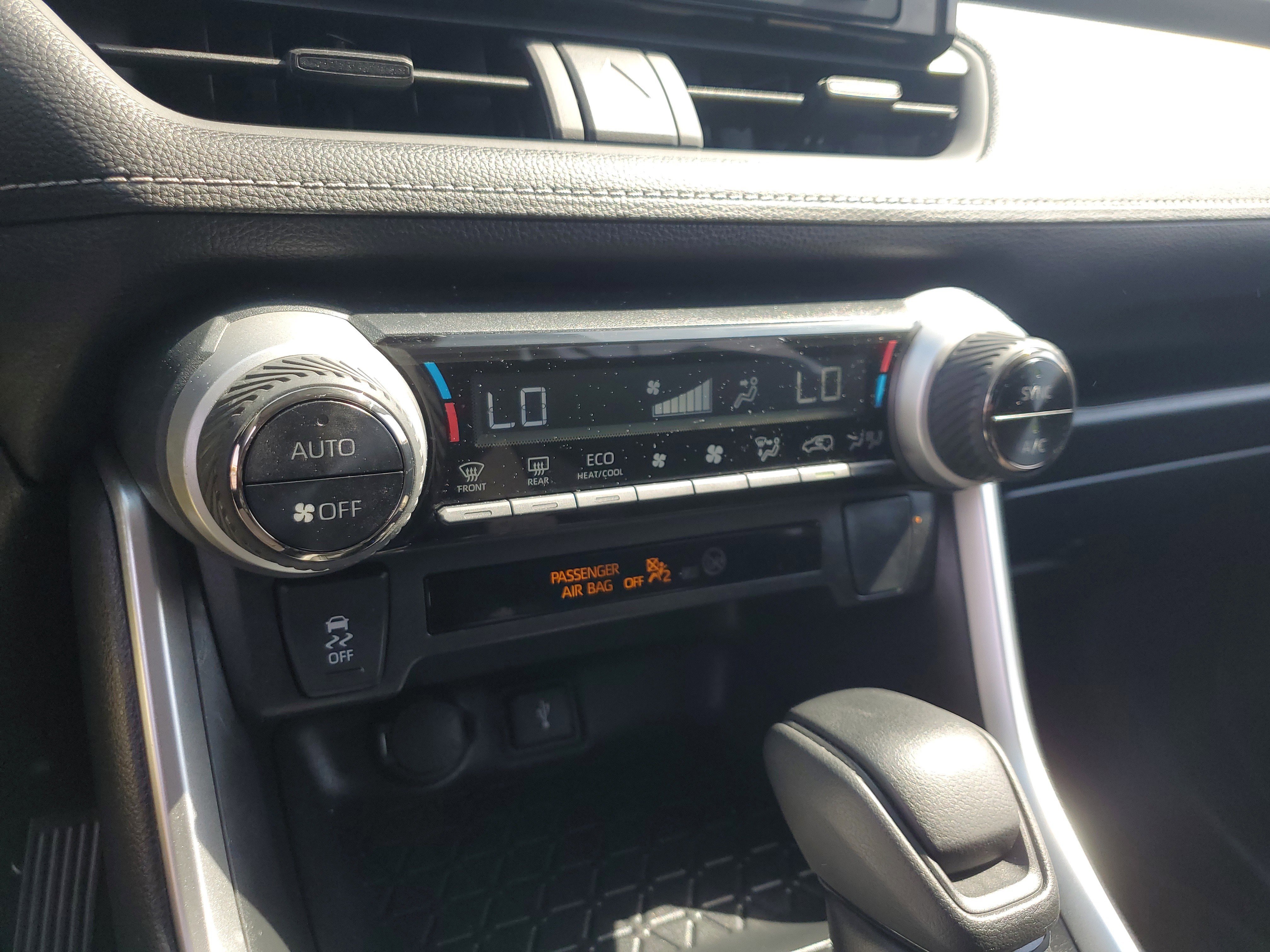 Used 2022 Toyota RAV4 LE image 20