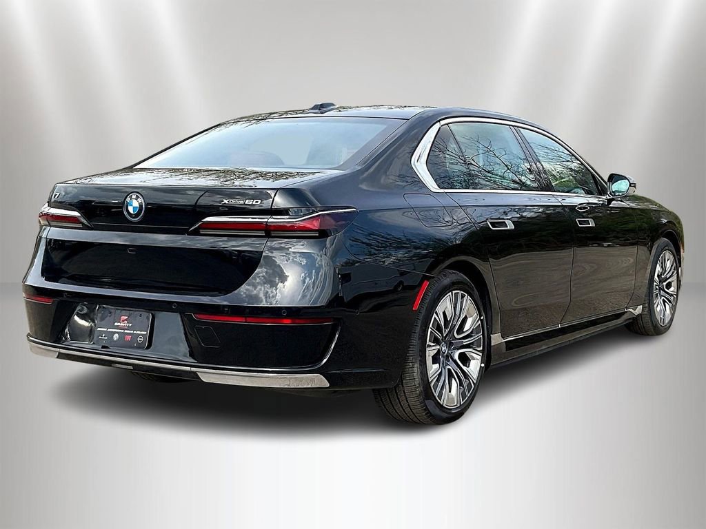 Used 2023 BMW i7 xDrive60 AWD/4WD image 6