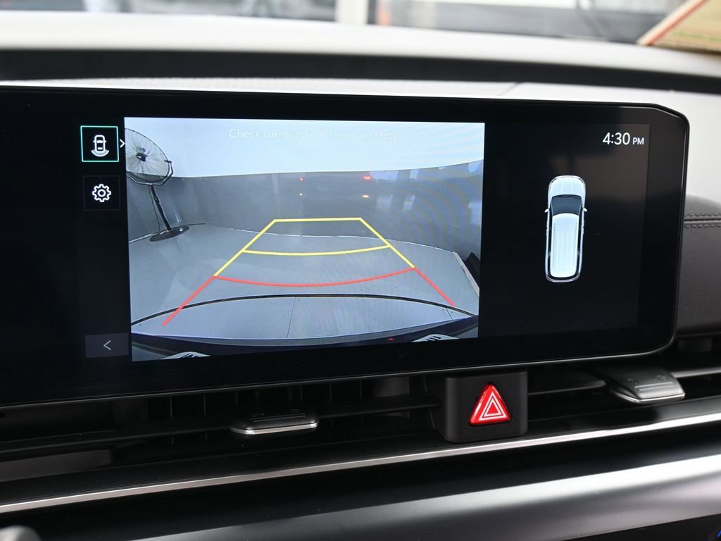 Used 2025 Kia Carnival image 21