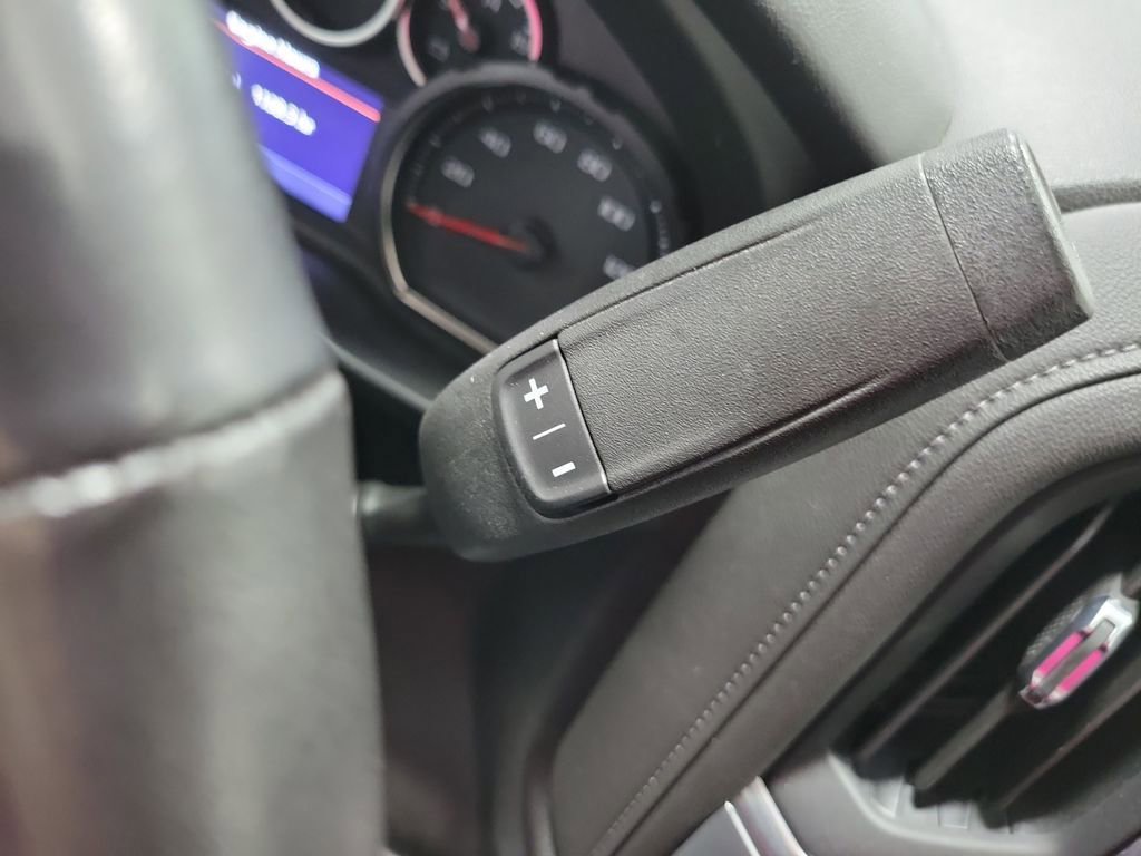 Used 2022 Chevrolet Silverado 1500 LT AWD/4WD image 41