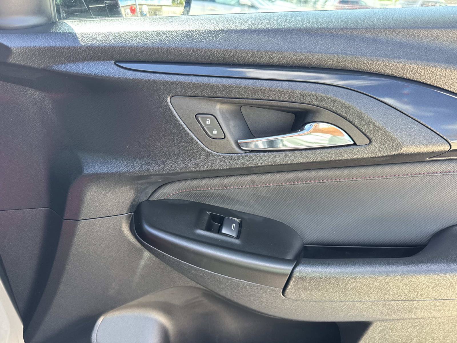 Used 2023 Chevrolet TrailBlazer RS w/ Sun and Liftgate Package FWD image 15
