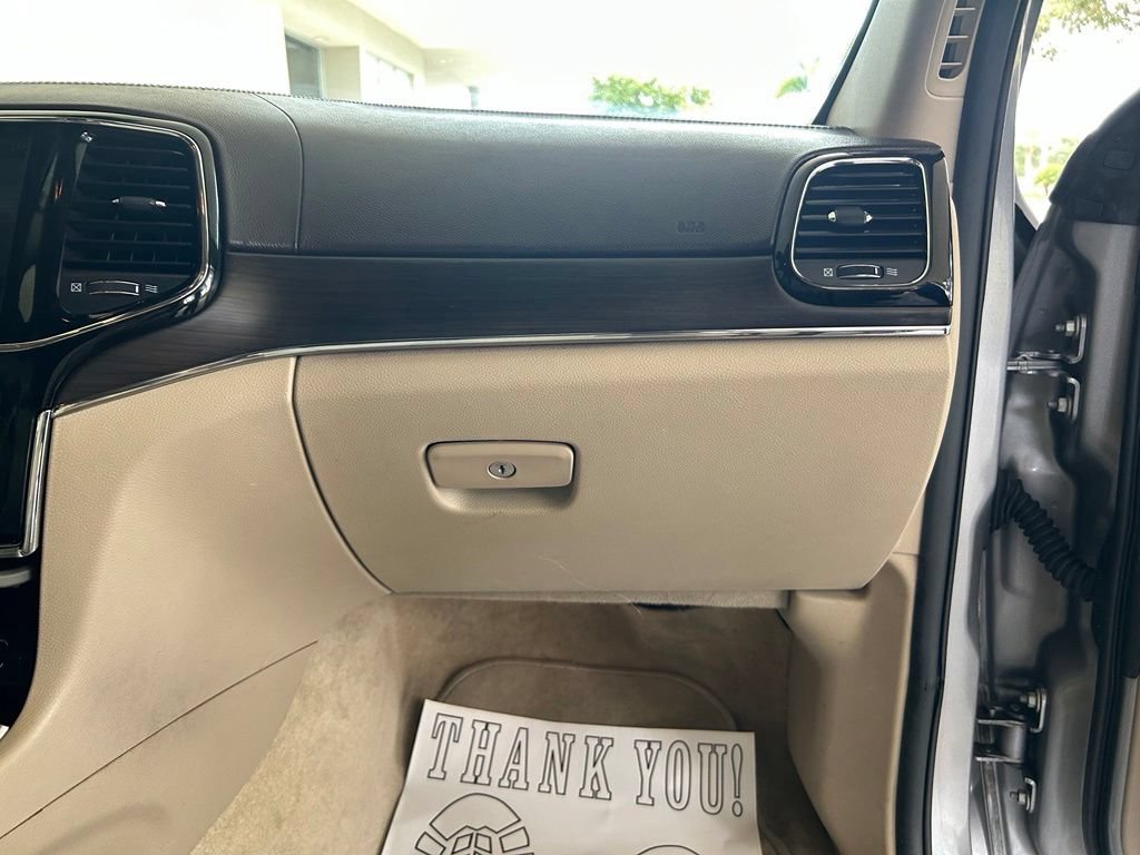 Used 2019 Jeep Grand Cherokee Overland RWD image 27