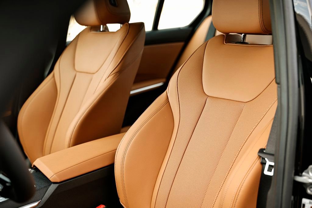 New 2026 BMW 330i Sedan w/ Premium Package image 21