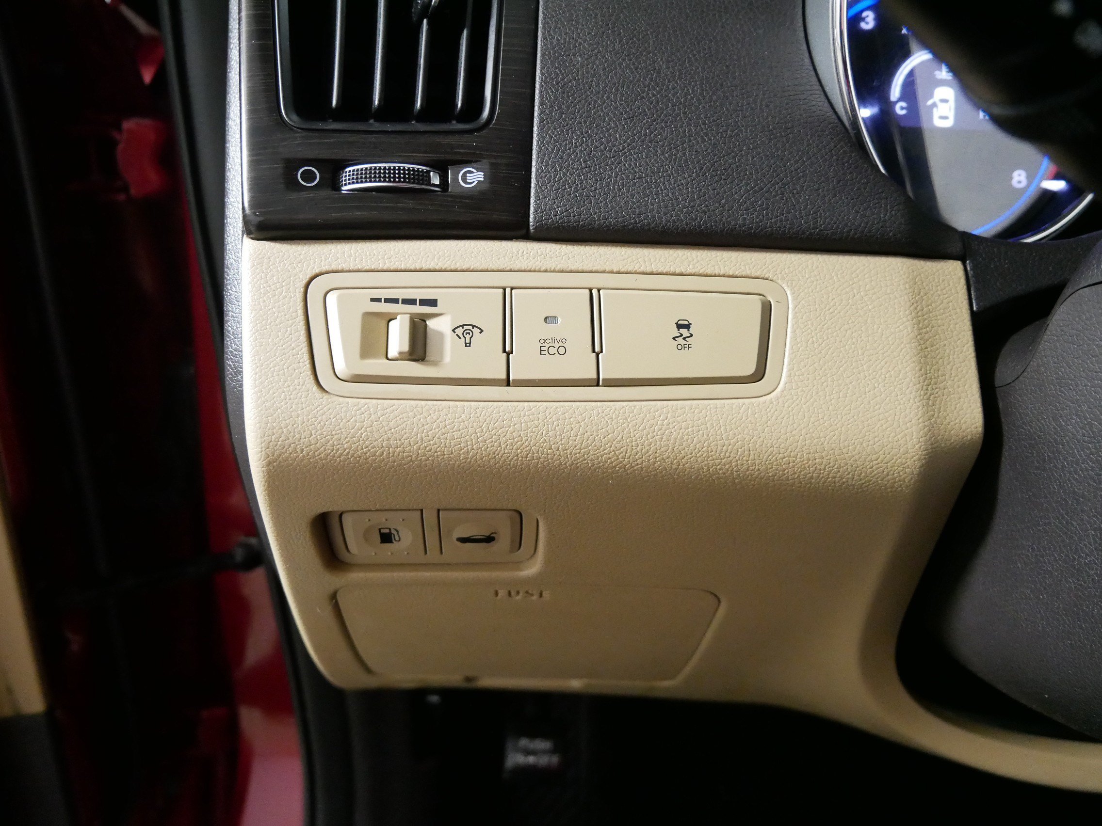 Used 2013 Hyundai Sonata Limited w/ Premium Pkg FWD image 26