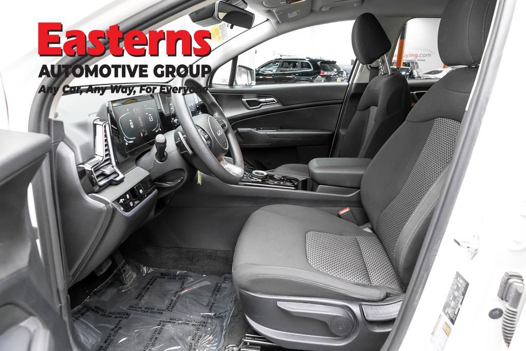 Used 2023 Kia Sportage LX AWD/4WD image 13