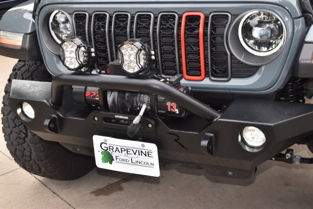 Used 2025 Jeep Gladiator Rubicon w/ Convenience Group AWD/4WD image 38