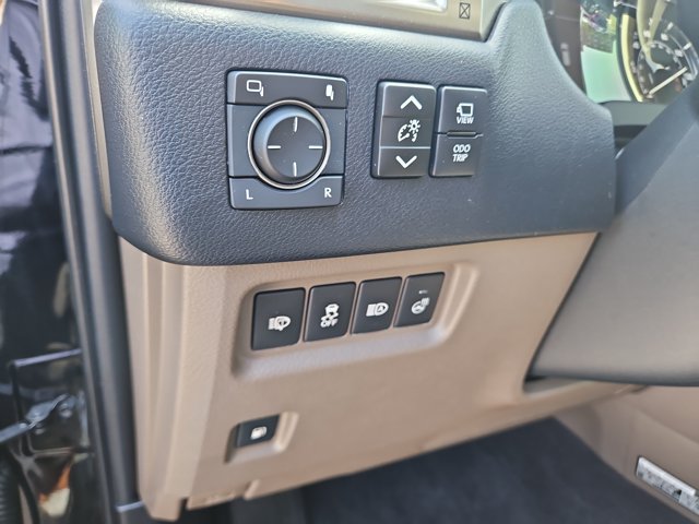 Used 2021 Lexus GX 460 Luxury w/ Accessory Package AWD/4WD image 23