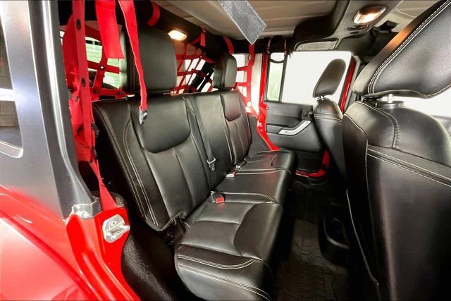 Used 2015 Jeep Wrangler Unlimited Sahara w/ Connectivity Group image 24