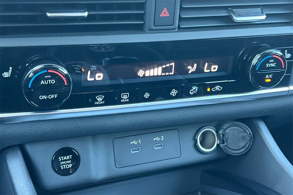 Used 2025 Nissan Rogue SV image 22