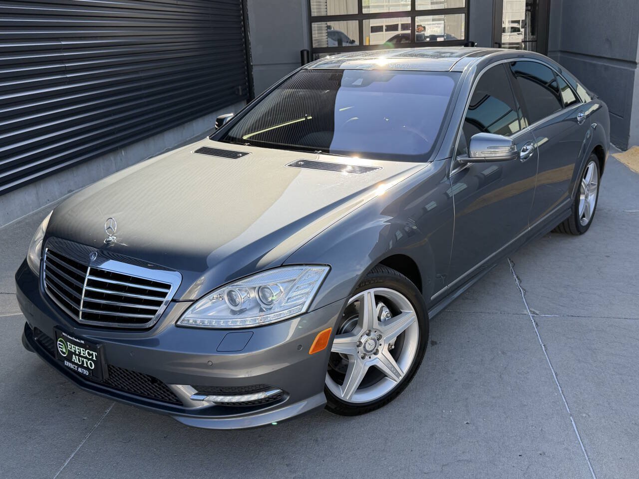 Used 2010 Mercedes-Benz S 550 4MATIC image 2