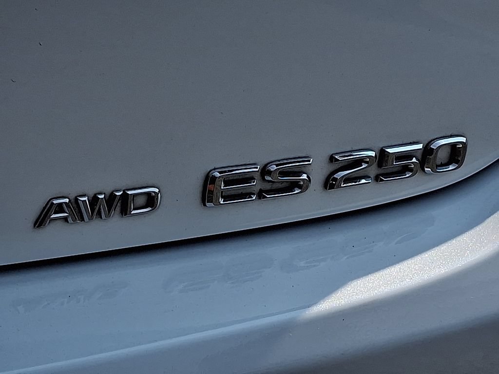 Used 2023 Lexus ES 250 w/ Premium Package AWD/4WD image 31