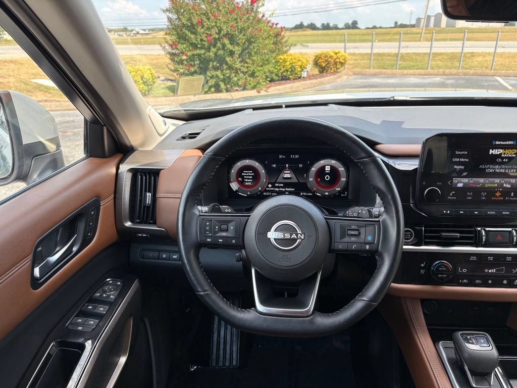 Used 2023 Nissan Pathfinder Platinum w/ Cargo Package AWD/4WD image 19