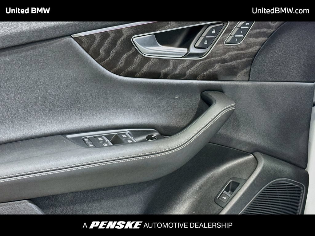 Used 2023 Audi Q8 Premium Plus w/ Premium Plus Package AWD/4WD image 3