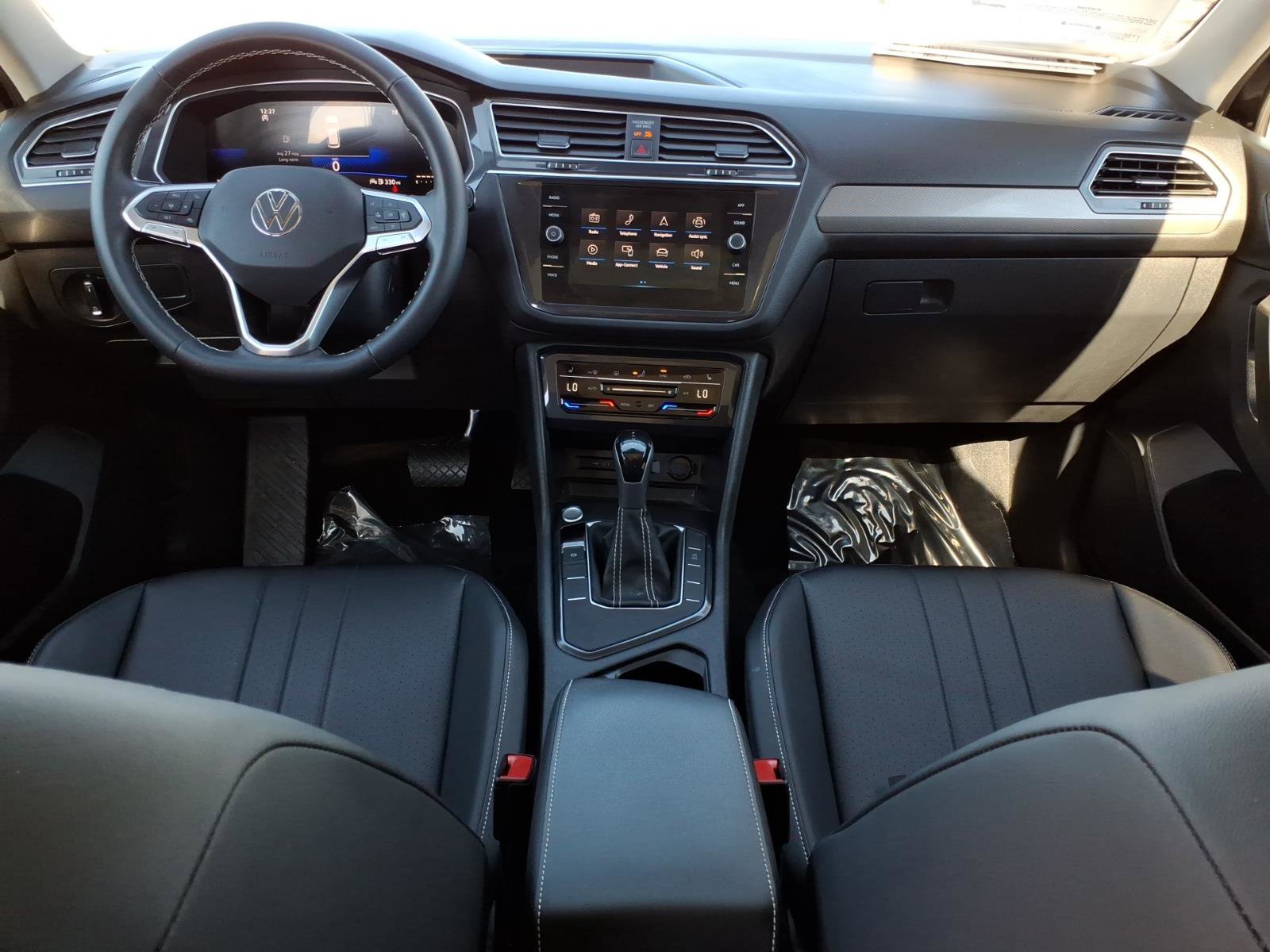 Certified 2023 Volkswagen Tiguan SE w/ Panoramic Sunroof Package image 24