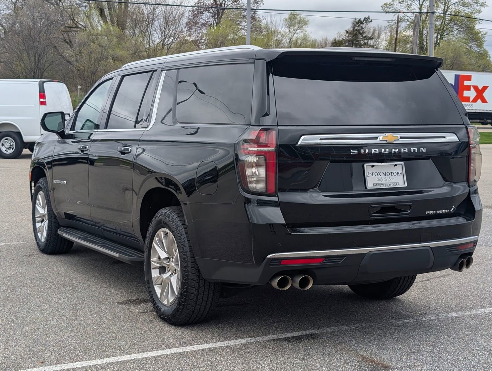 Used 2024 Chevrolet Suburban Premier AWD/4WD image 6