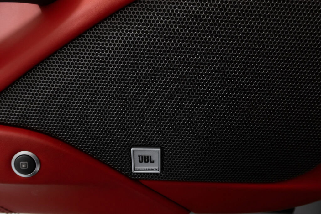 Used 2018 Ferrari 488 Spider image 39