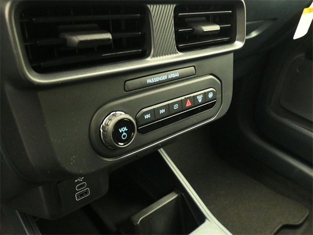 New 2025 Ford Maverick XL w/ Equipment Group 101A image 17