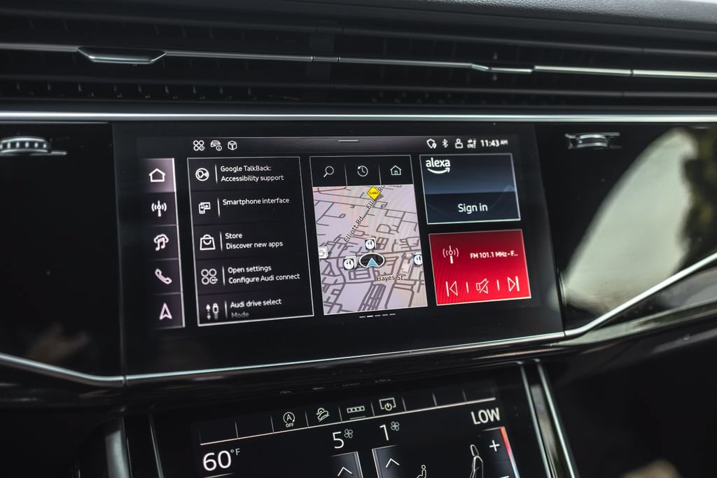Used 2025 Audi Q8 Premium Plus AWD/4WD image 13