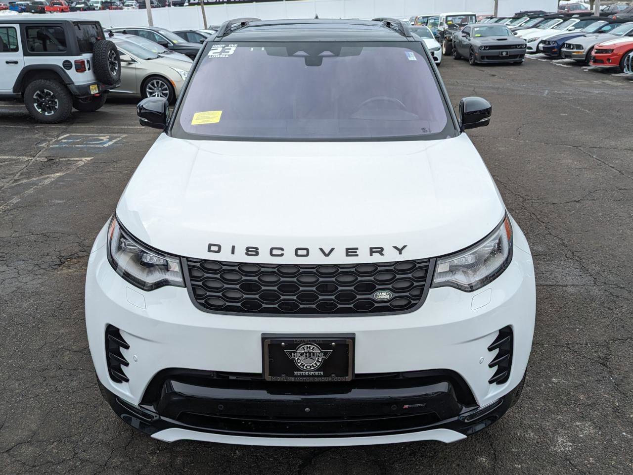 Used 2023 Land Rover Discovery S R-Dynamic image 3