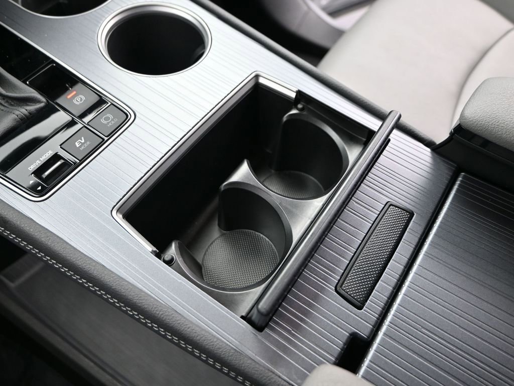 Used 2025 Toyota Sienna XLE image 26