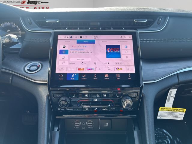 New 2025 Jeep Grand Cherokee Limited image 16