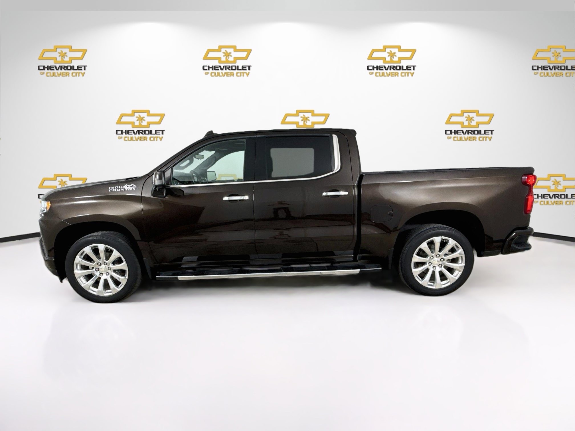 Used 2019 Chevrolet Silverado 1500 High Country w/ Technology Package RWD image 5