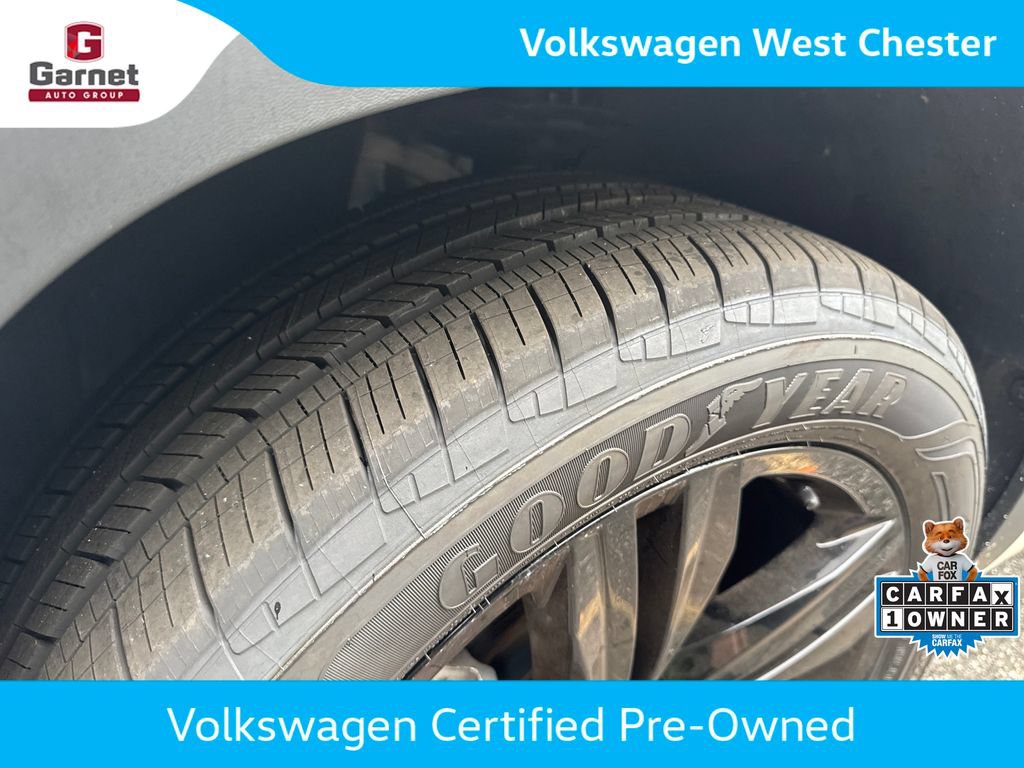 Certified 2023 Volkswagen Atlas Cross Sport SEL R-Line AWD/4WD image 39