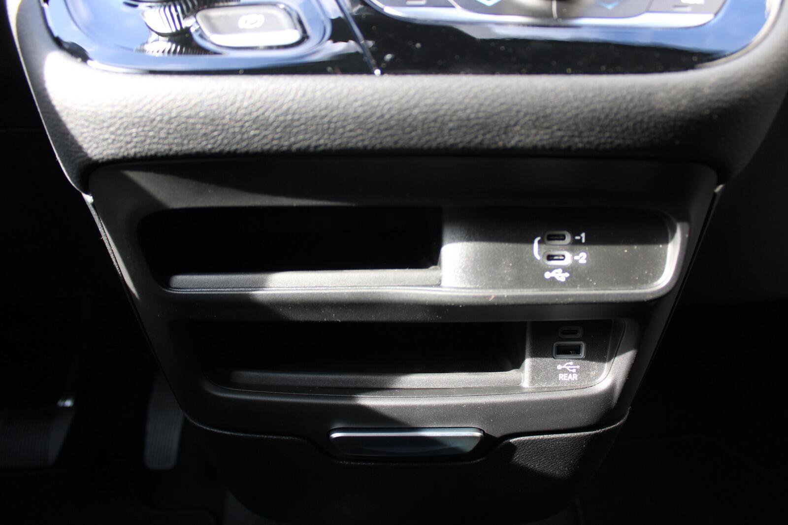 New 2026 Chrysler Pacifica Select image 23