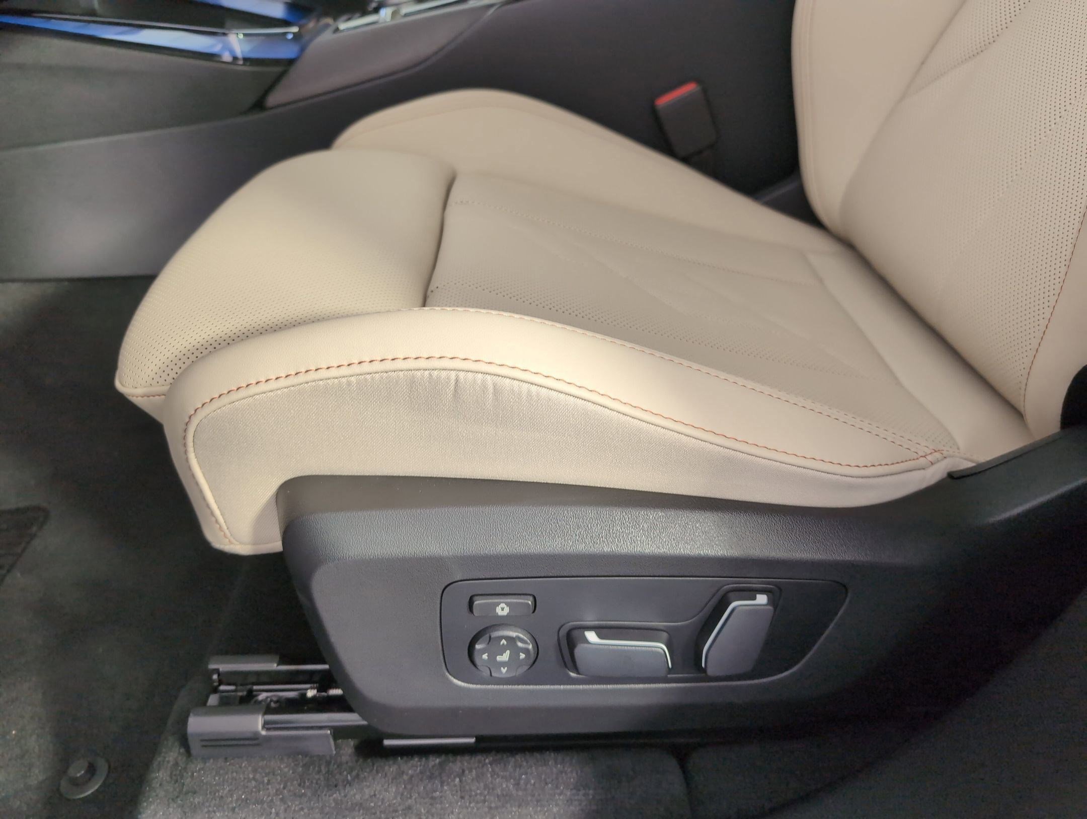 Used 2025 BMW X3 xDrive30i w/ M Sport Package image 10