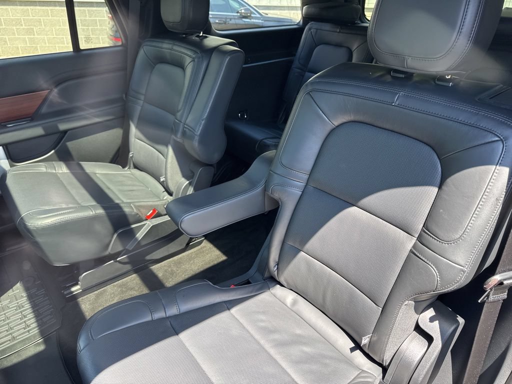 Used 2022 Lincoln Navigator Reserve AWD/4WD image 22