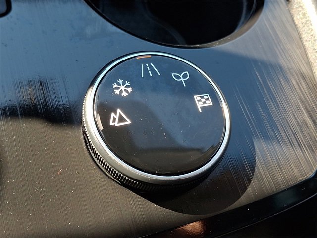 Used 2023 Nissan Rogue SV image 18