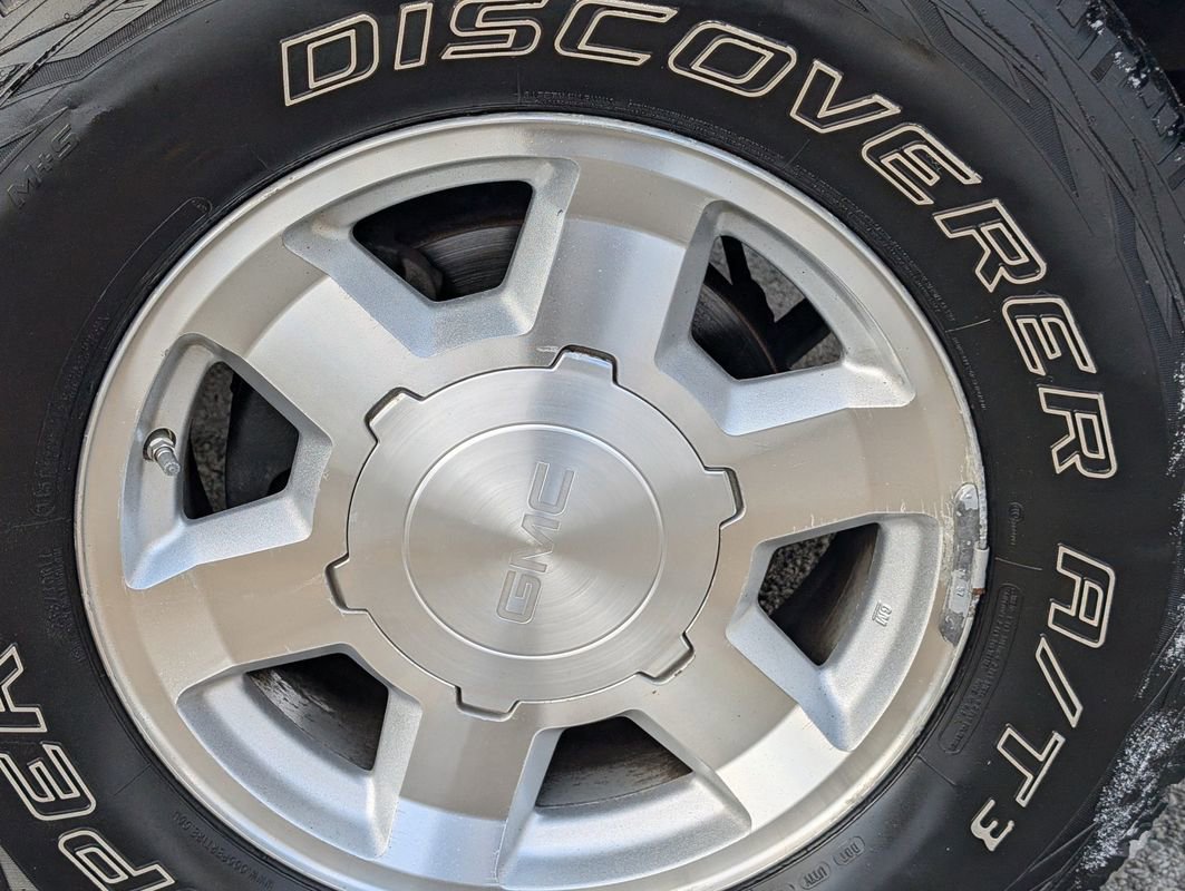 Used 2006 GMC Yukon XL SLT w/ SLT Preferred Equipment Group image 19