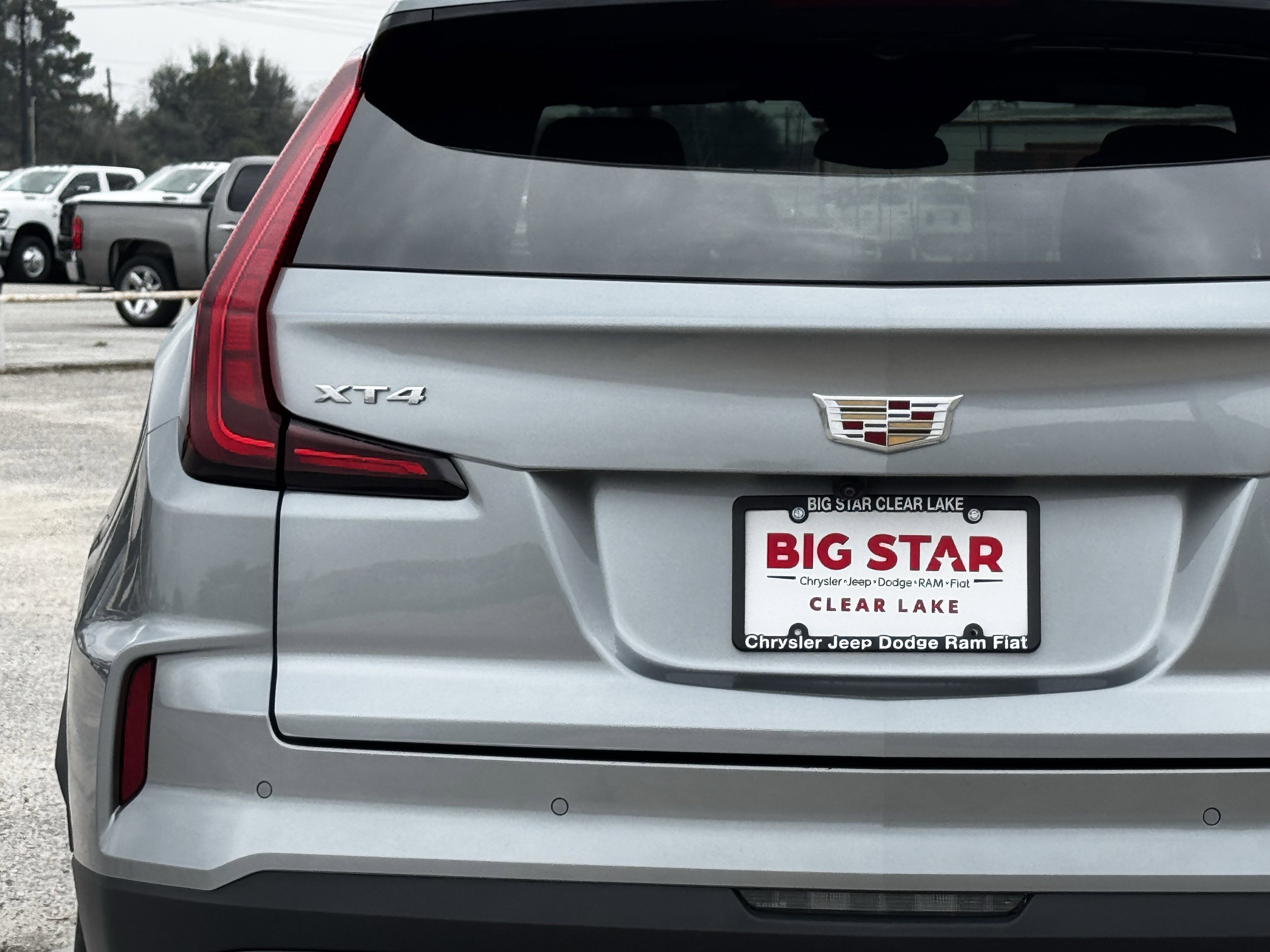 Used 2025 Cadillac XT4 Premium Luxury image 11