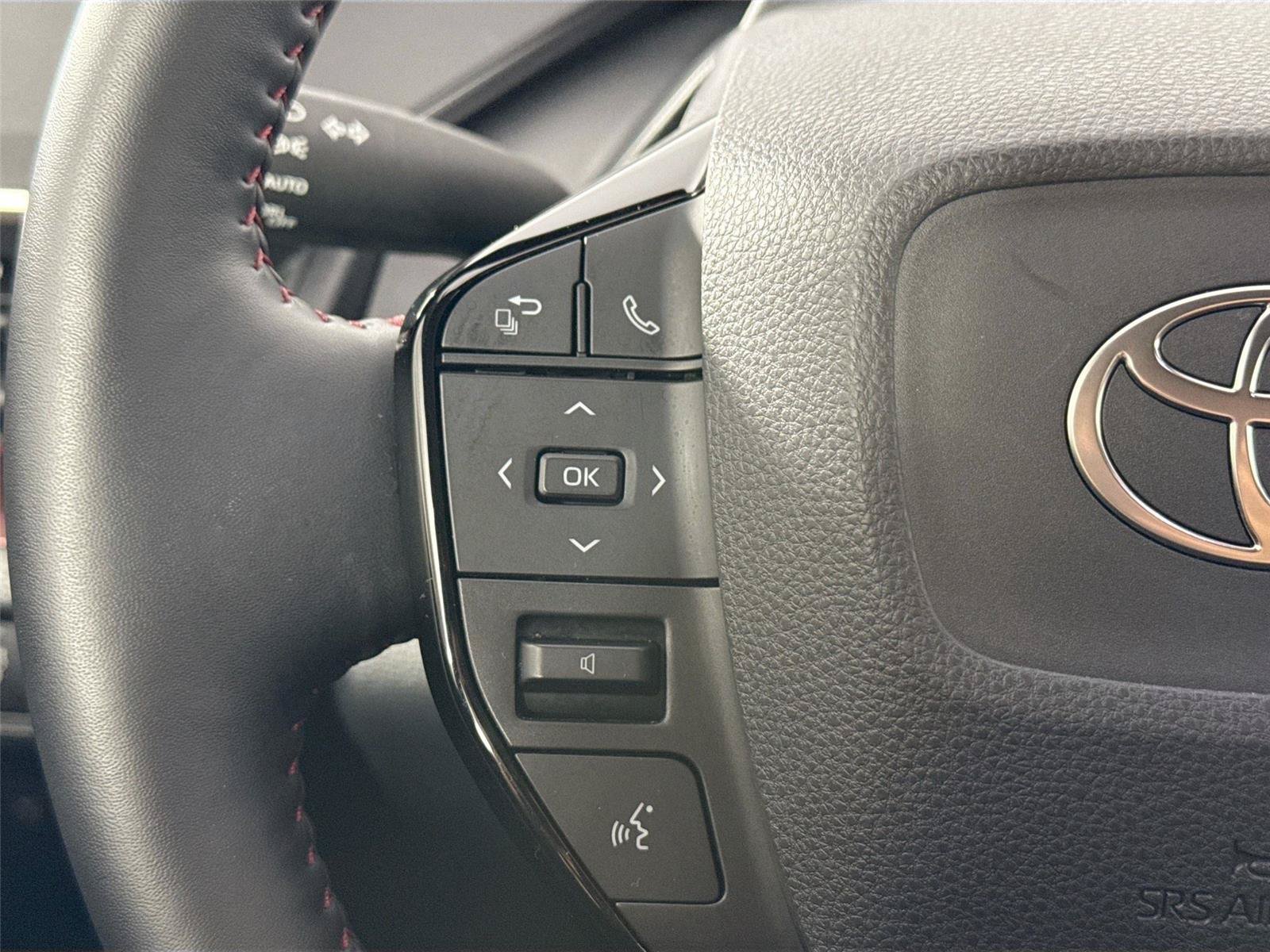 Certified 2025 Toyota Prius Plug-In Hybrid FWD image 18
